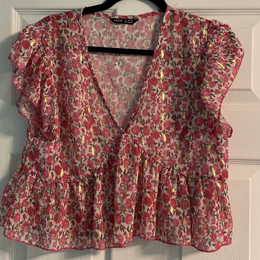 SHEIN Cute Floral Crop Top